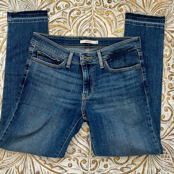 Levi's 711 Skinny Jeans - Picture 7 of 7